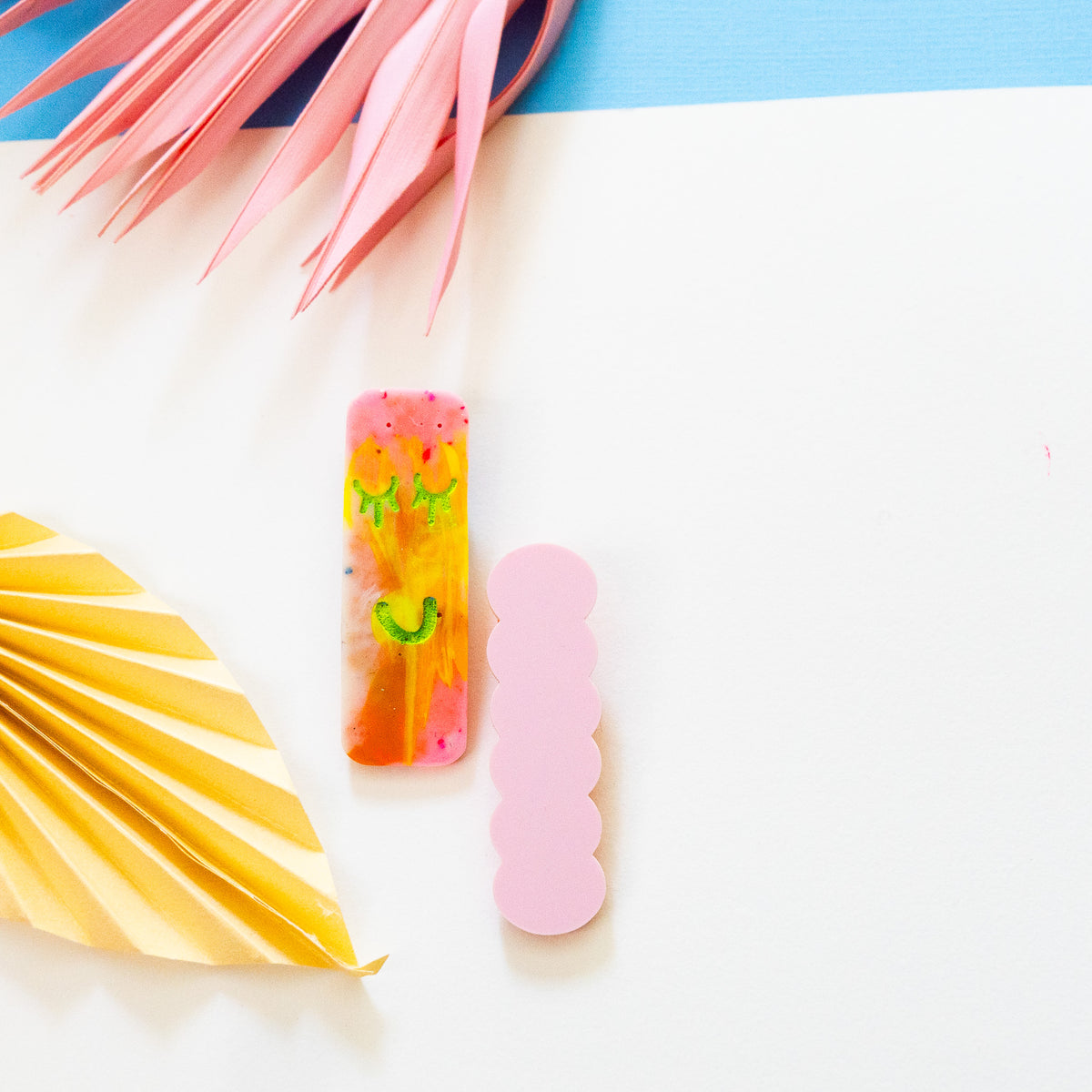 Inky Pink Smiley  Clips