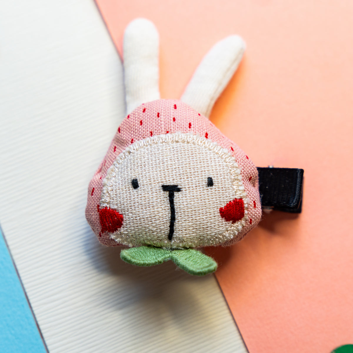 Strawbunny Hairclip